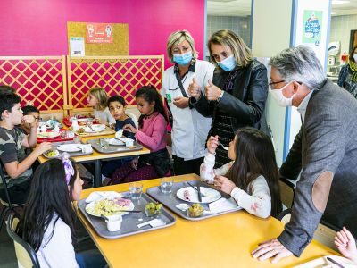 Déjeuner à l’école élémentaire Darsonval