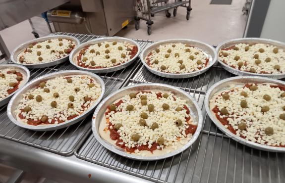 Des pizzas maison pour régaler les enfants !